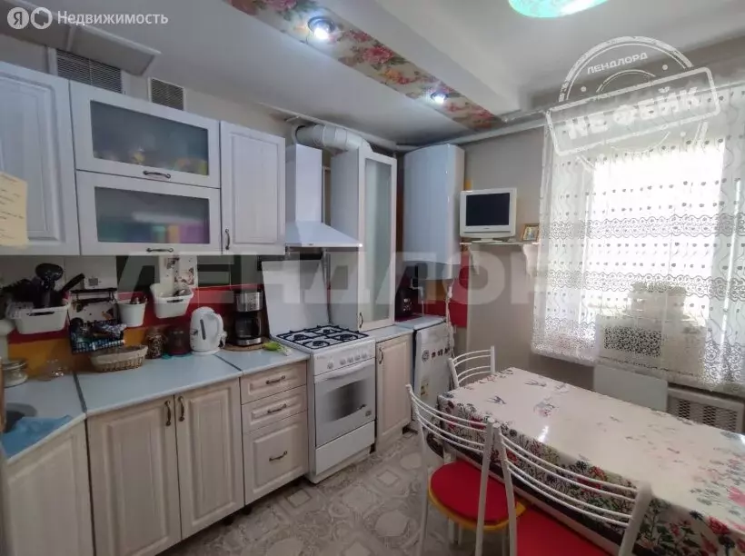 3-комнатная квартира: Новочеркасск, Спортивная улица, 21 (56.1 м) - Фото 1