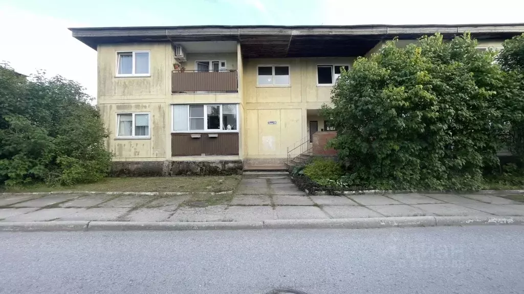 2-к кв. Псковская область, Остров ул. К. Назаровой, 44 (51.0 м) - Фото 1