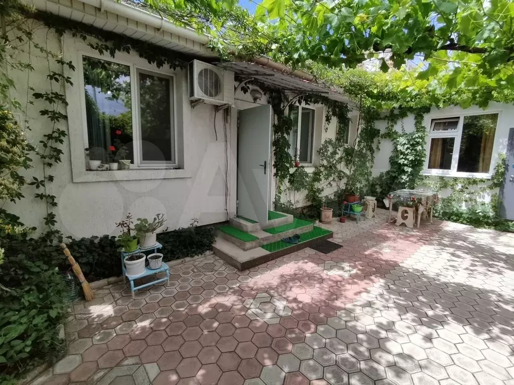 Комната 50 м в 2-к., 1/1 эт. - Фото 0