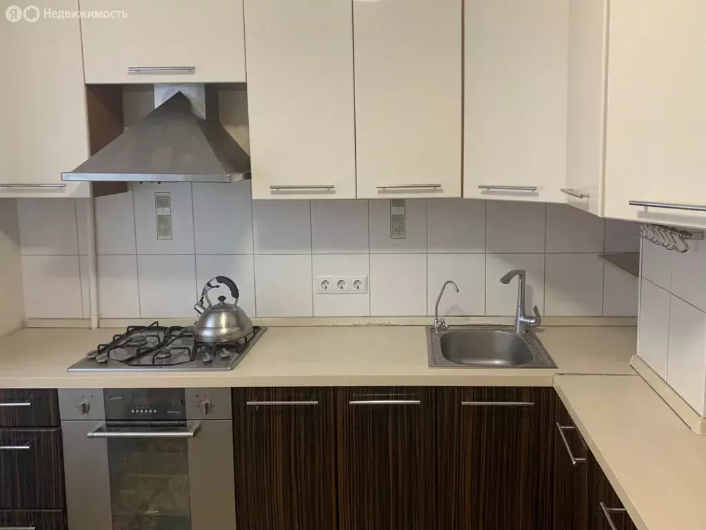 3-комнатная квартира: Саратов, Большая Затонская улица, 23 (68 м) - Фото 1