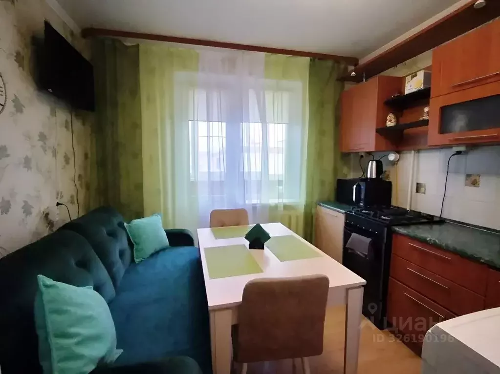 2-к кв. Псковская область, Пушкинские Горы рп ул. Ленина, 26 (52.1 м) - Фото 2