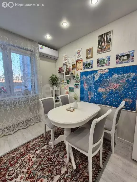 2-комнатная квартира: Тюмень, улица Бакинских Комиссаров, 3к1 (52 м) - Фото 1