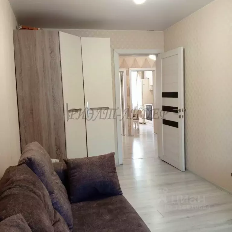 3-к кв. Алтай, Горно-Алтайск ул. Григория Чорос-Гуркина, 33 (57.2 м) - Фото 1