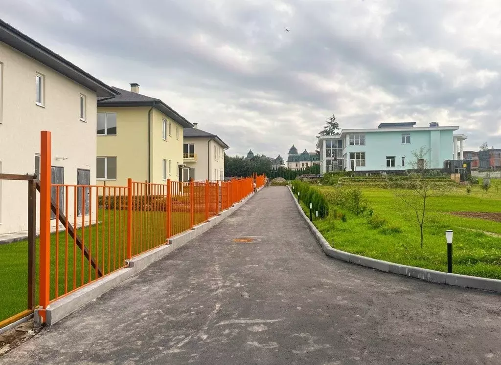 Дом в Москва д. Столбово, ул. Геологов, 69 (197 м) - Фото 1