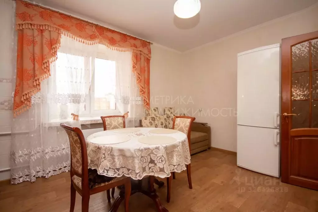 2-к кв. Тюменская область, Тюмень ул. Максима Горького, 3 (85.0 м) - Фото 1