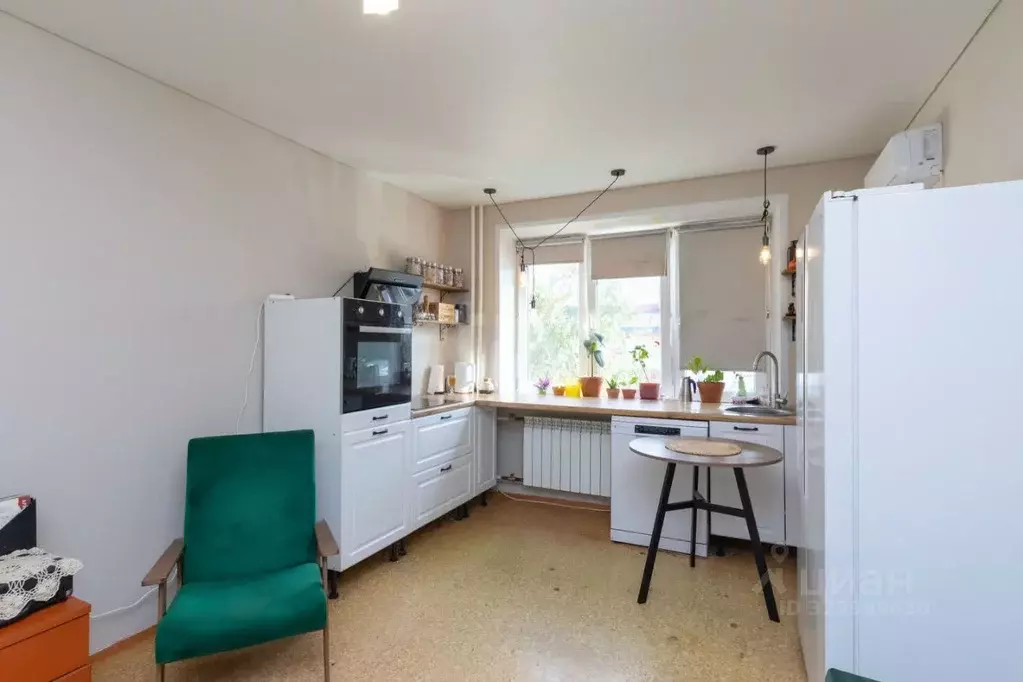 2-к кв. Тюменская область, Тюмень ул. Домостроителей, 38 (50.7 м) - Фото 1