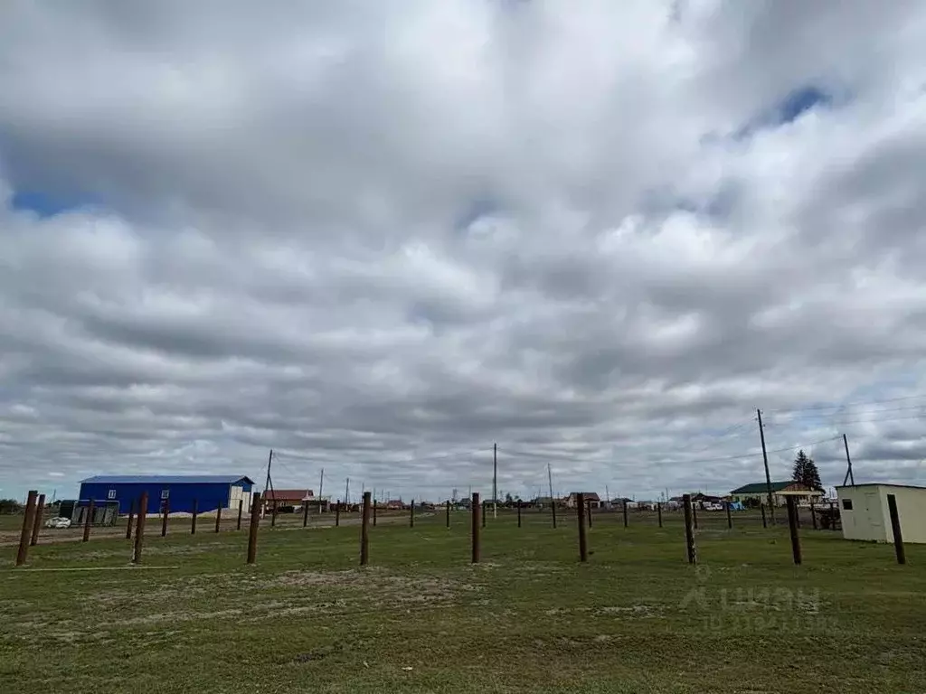 Участок в Саха (Якутия), Якутск городской округ, с. Маган  (12.0 сот.) - Фото 1