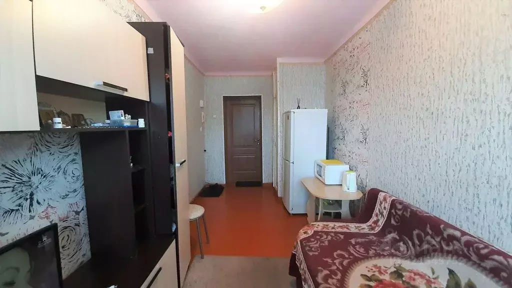 Комната Омская область, Омск ул. Петра Ильичева, 2 (12.8 м) - Фото 1