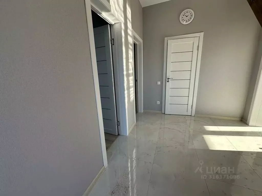 Дом в Краснодарский край, Динской район, Новотитаровская ст-ца  (120 ... - Фото 2