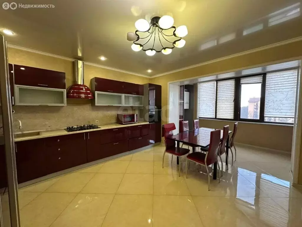 4-комнатная квартира: Владикавказ, улица Гастелло, 65 (240 м) - Фото 1