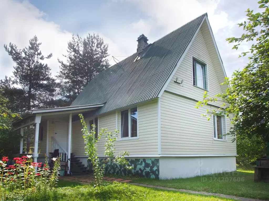 Дом в Ленинградская область, Выборгский район, Рощинское городское ... - Фото 1