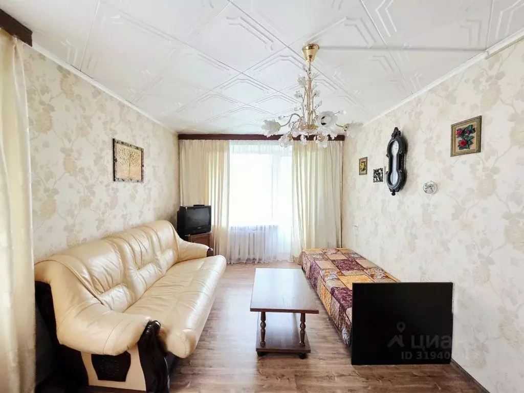 2-к кв. Московская область, Лобня ул. Чайковского, 1 (40.0 м) - Фото 0
