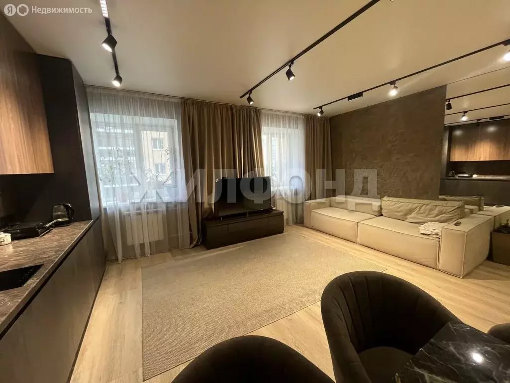 4-комнатная квартира: Абакан, улица Авиаторов, 8 (84.2 м) - Фото 1