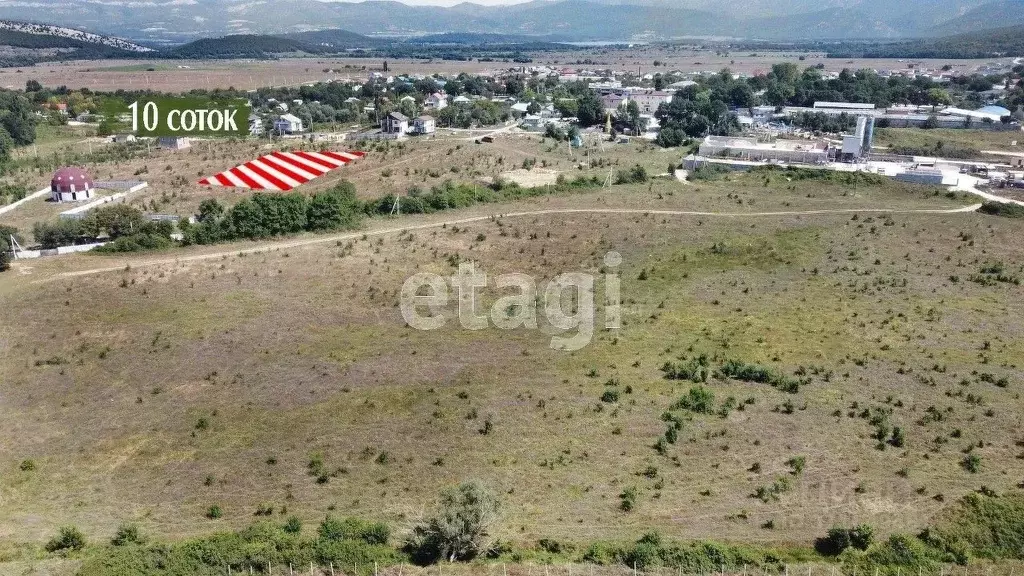 Участок в Севастополь с. Орлиное, ул. Приветливая, 2 (10.0 сот.) - Фото 0