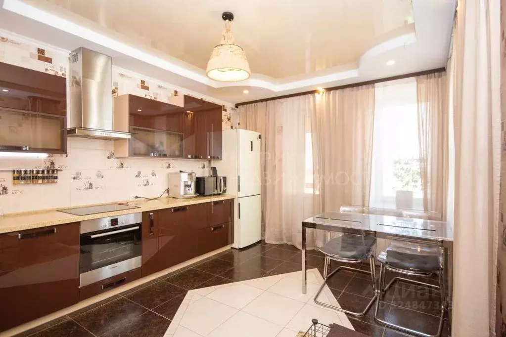 3-к кв. Тюменская область, Тюмень ул. Чернышевского, 2ак12 (106.0 м) - Фото 0