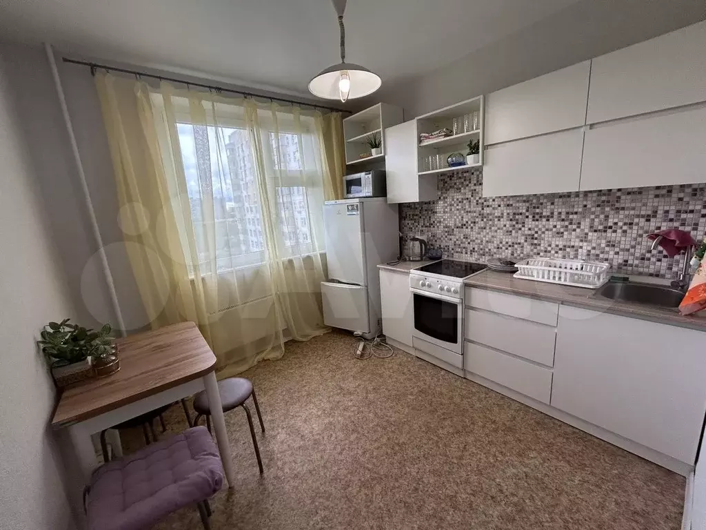 2-к. квартира, 55 м, 12/15 эт. - Фото 0