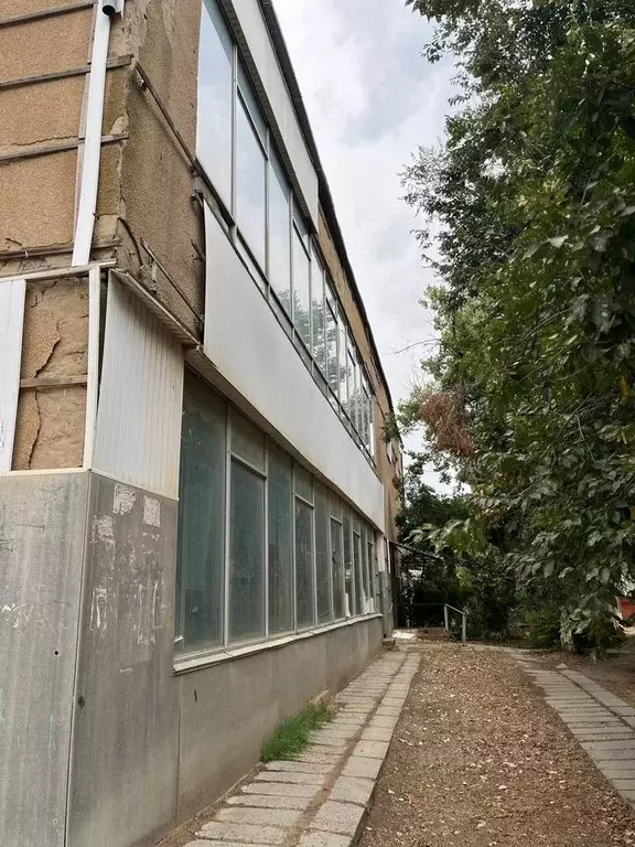 Помещение свободного назначения в Калмыкия, Лагань 2-й Пионерский ... - Фото 1