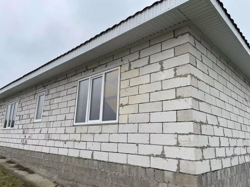 Дом в Белгородская область, Старооскольский городской округ, с. ... - Фото 1