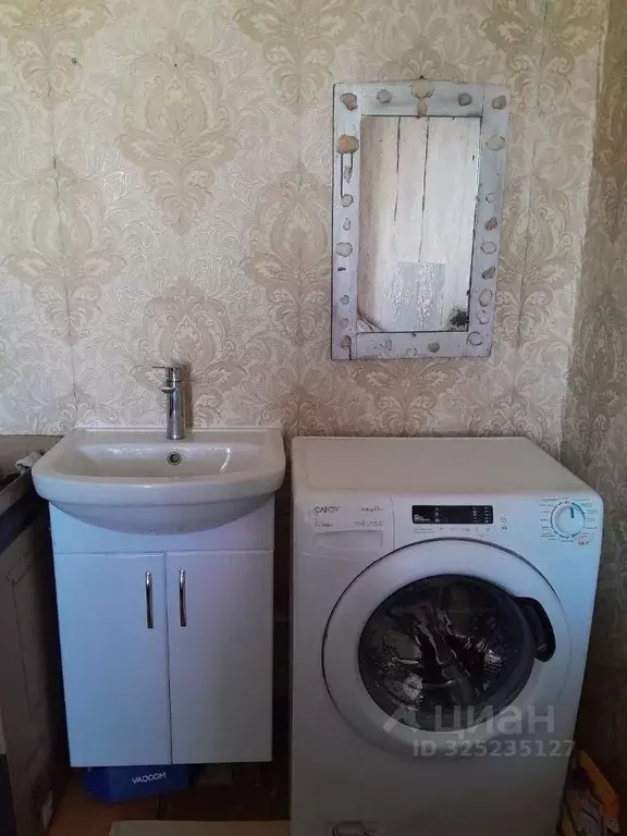 Комната Челябинская область, Челябинск ул. Труда, 28 (11.7 м) - Фото 1