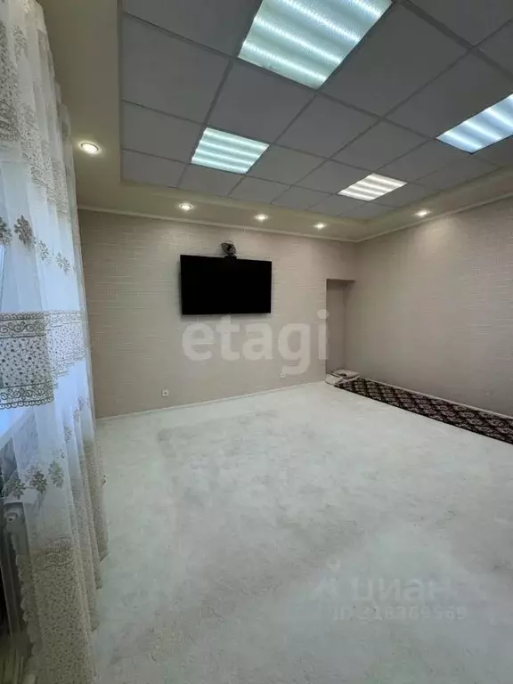 Гараж в Ханты-Мансийский АО, Ханты-Мансийск ул. Гагарина, 89А (150 м) - Фото 1