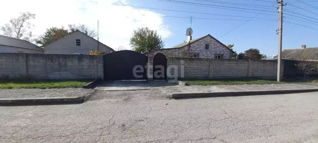 Дом в село Мичуринское, Школьная улица (79.6 м) - Фото 1