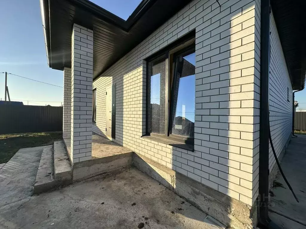 Дом в Краснодарский край, Динской район, Новотитаровская ст-ца ул. ... - Фото 1