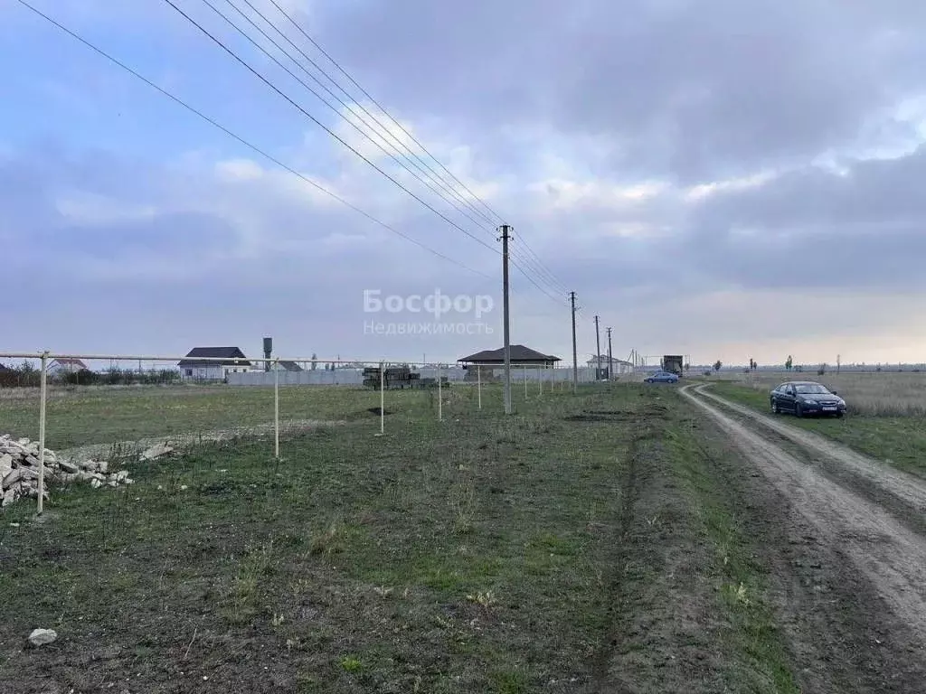 Участок в Крым, Кировский район, с. Яркое Поле ул. Высоцкого (15.0 ... - Фото 1