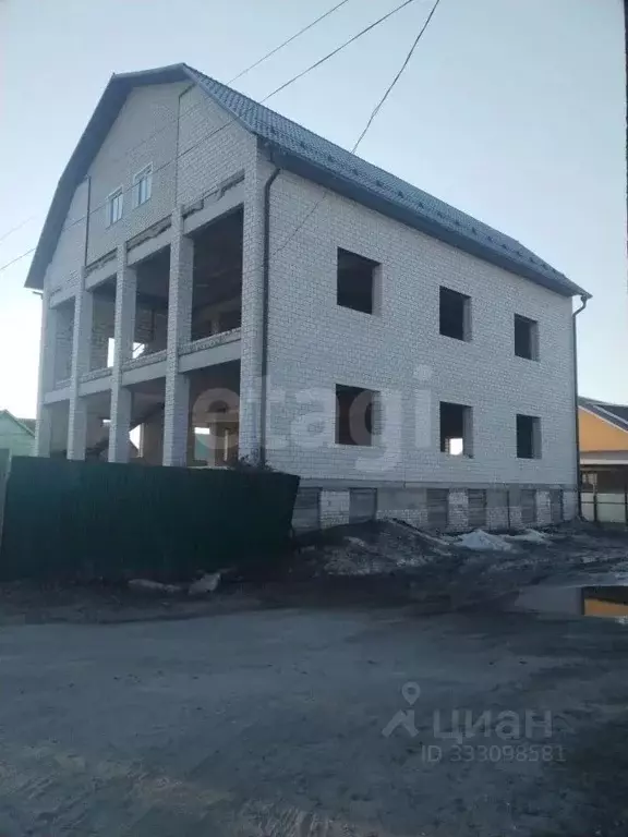 Дом в Брянская область, Жуковка ул. Карла Маркса (550 м) - Фото 1