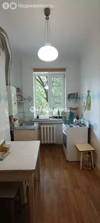 3-комнатная квартира: Каменск-Шахтинский, переулок Крупской, 95 (62 м) - Фото 0