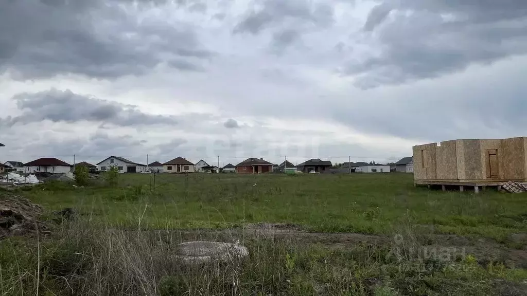 Участок в Белгородская область, Старый Оскол ул. Персиковая (15.0 ... - Фото 0