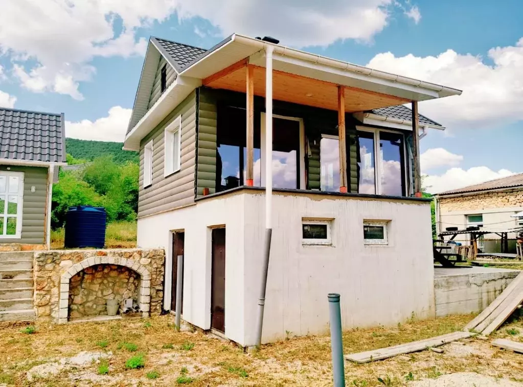 Дом в Крым, Бахчисарайский район, Куйбышевское с/пос, с. Высокое ул. ... - Фото 1