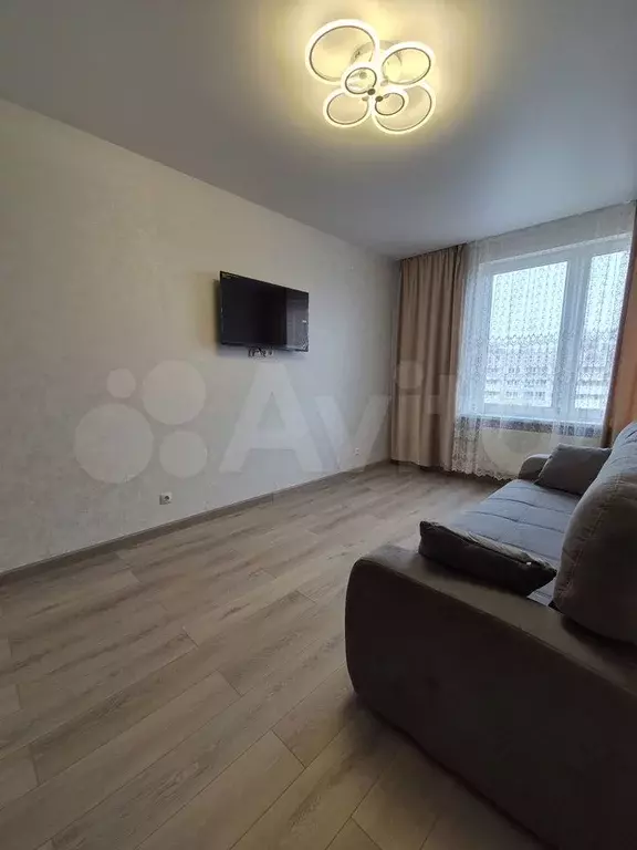 1-к. квартира, 38 м, 18/24 эт. - Фото 1