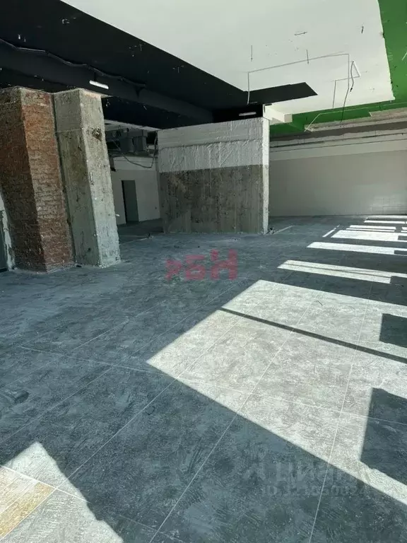 Торговая площадь в Тюменская область, Тюмень ул. Ленина, 57А (302 м) - Фото 1