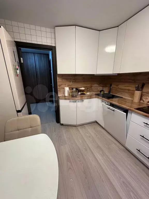 2-к. квартира, 50 м, 1/9 эт. - Фото 0