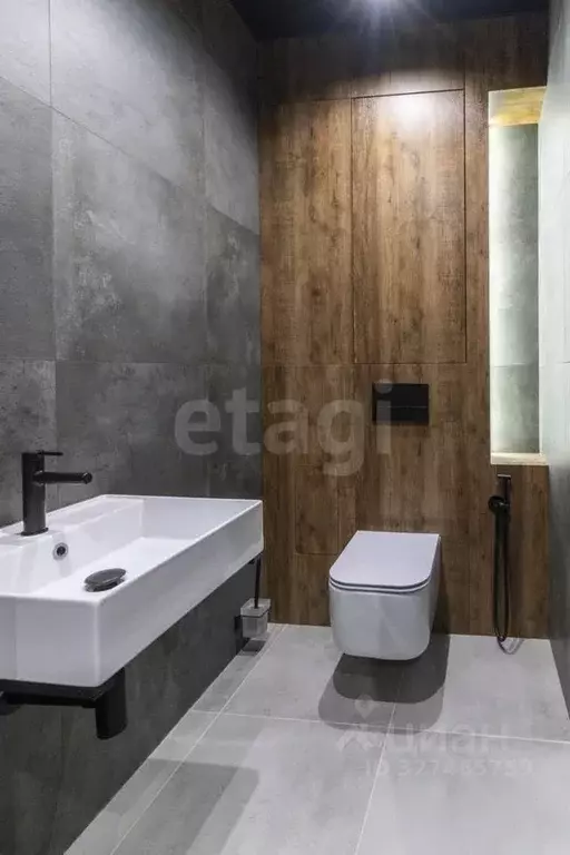 2-к кв. Тюменская область, Тюмень ул. Пермякова, 70 (65.6 м) - Фото 1