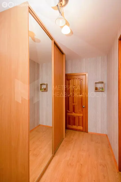 3-комнатная квартира: Тюмень, улица Баумана, 31/2 (71 м) - Фото 0