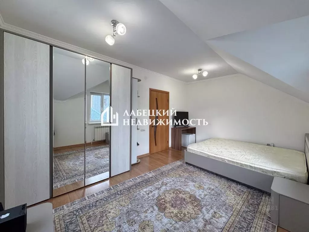 Дом в Карачаево-Черкесия, Черкесск ул. Харуна Богатырева, 77 (335 м) - Фото 2