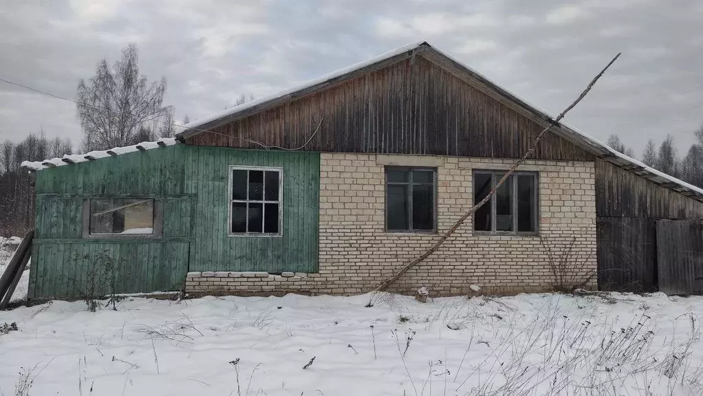 Дом в Псковская область, Порховский район, Дубровенская волость, д. ... - Фото 1