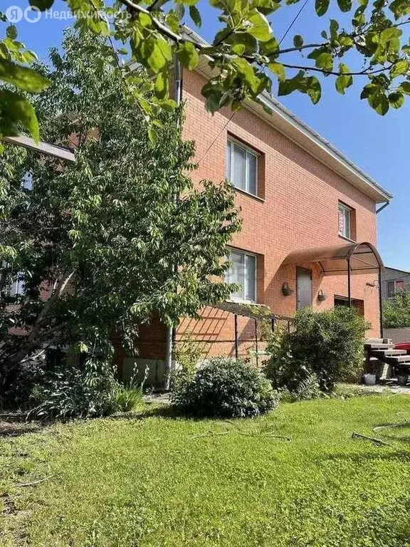 Дом в село Сторожевка, Вишнёвая улица, 32 (330 м) - Фото 1