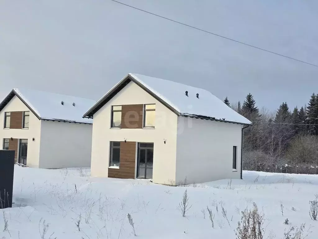 Дом в Пермский край, Пермь ул. Летчика Сергея Сафронова, 82 (120 м) - Фото 1