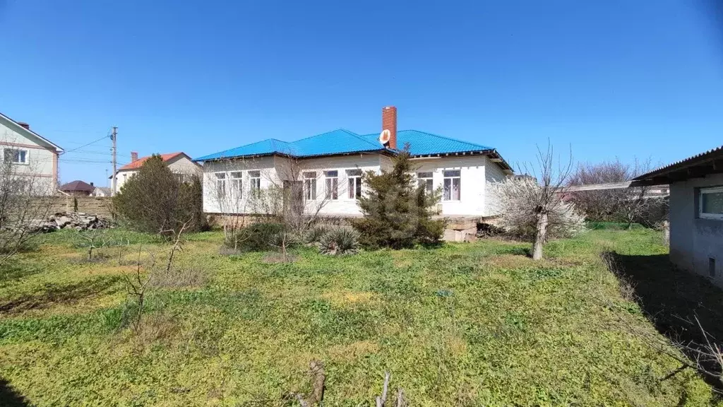 Дом в Крым, Сакский район, с. Орехово ул. Профсоюзная (230 м) - Фото 2