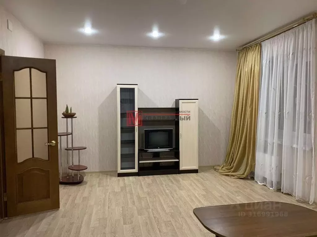 2-к кв. Белгородская область, Старый Оскол Степной мкр, 22 (70.0 м) - Фото 1