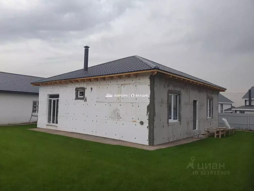 Дом в Челябинская область, Магнитогорск ул. Татьяничевой (90 м) - Фото 0