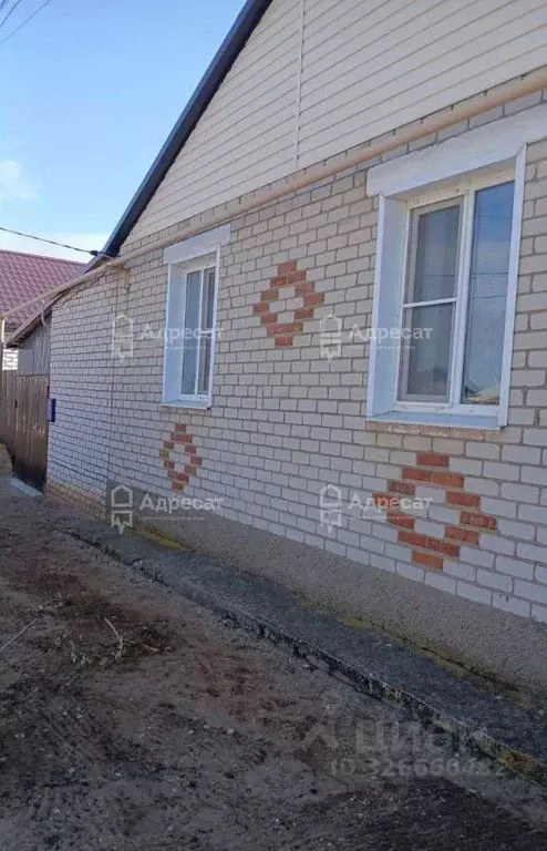 Дом в Волгоградская область, Дубовка ул. Имени Волкова (72 м) - Фото 1