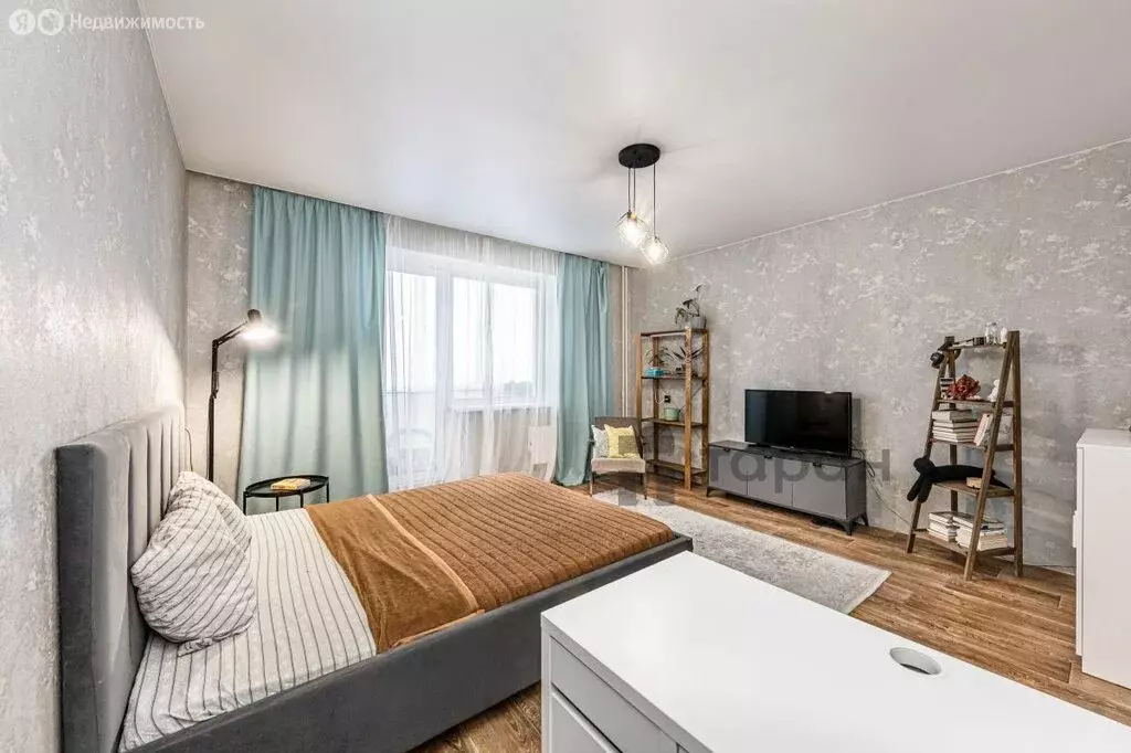 2-комнатная квартира: Челябинск, улица Братьев Кашириных, 76 (56.9 м) - Фото 0