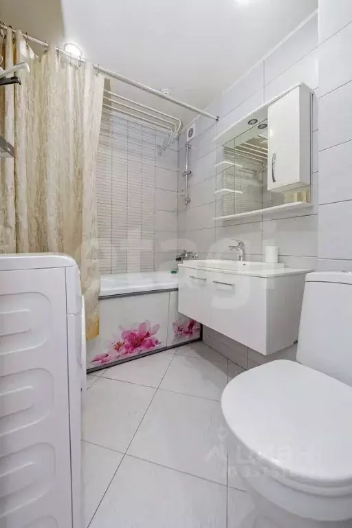1-к кв. Тюменская область, Тюмень Олимпийская ул., 16 (33.6 м) - Фото 1