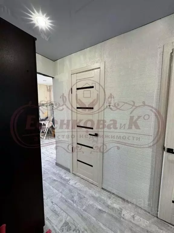 1-к кв. Курганская область, Курган Заозерный жилрайон, 5-й мкр, 1 ... - Фото 2