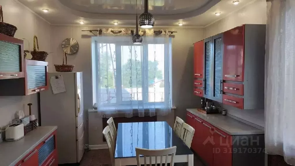 Дом в Приморский край, Владивосток ул. Профессора Куренцова, 1 (360 м) - Фото 1