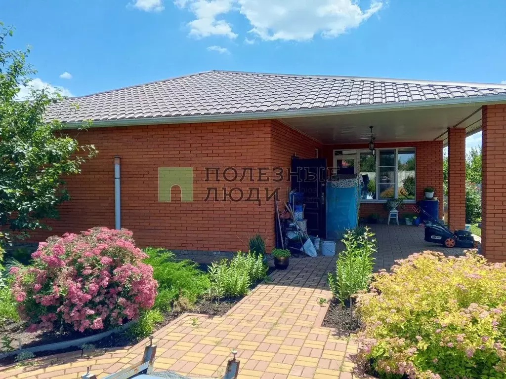 Дом в Белгородская область, Белгород Индустриальная ул., 12 (74 м) - Фото 1