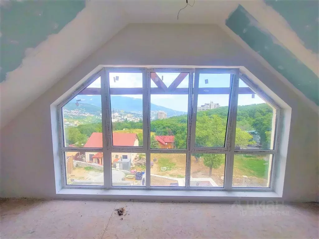 Дом в Крым, Ялта муниципальный округ, Виноградное пгт ш. ... - Фото 1